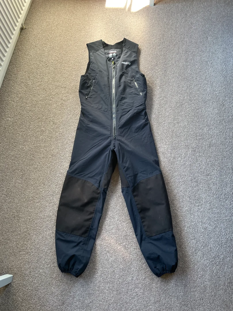 Musto Goretex waterproof mid layer salopettes (Medium)