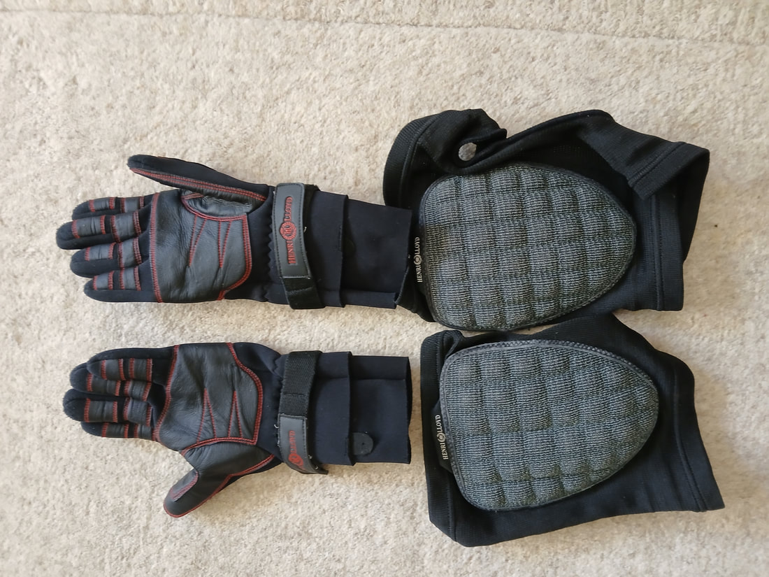 Knee Pads and Gloves (Small)