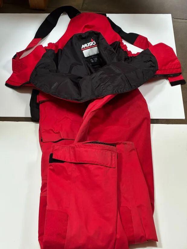 Musto salopettes breathable performance (L)