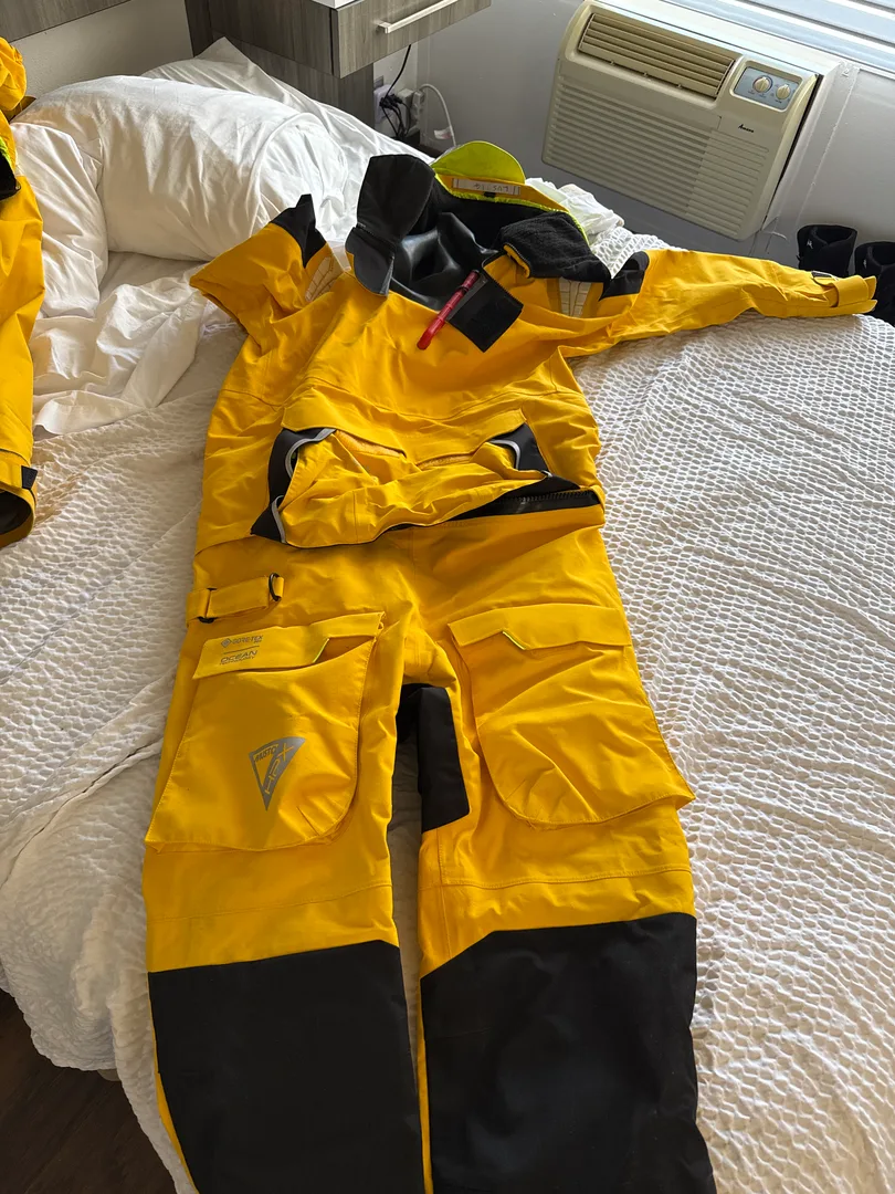 Musto LG dry suit (Large)